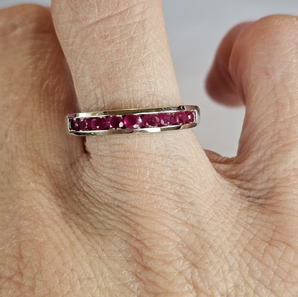 AA Burmese Rubies Ring in Platinum/Sterling Silver (Sz 7) 0.85 ctw - Picture 11 of 11